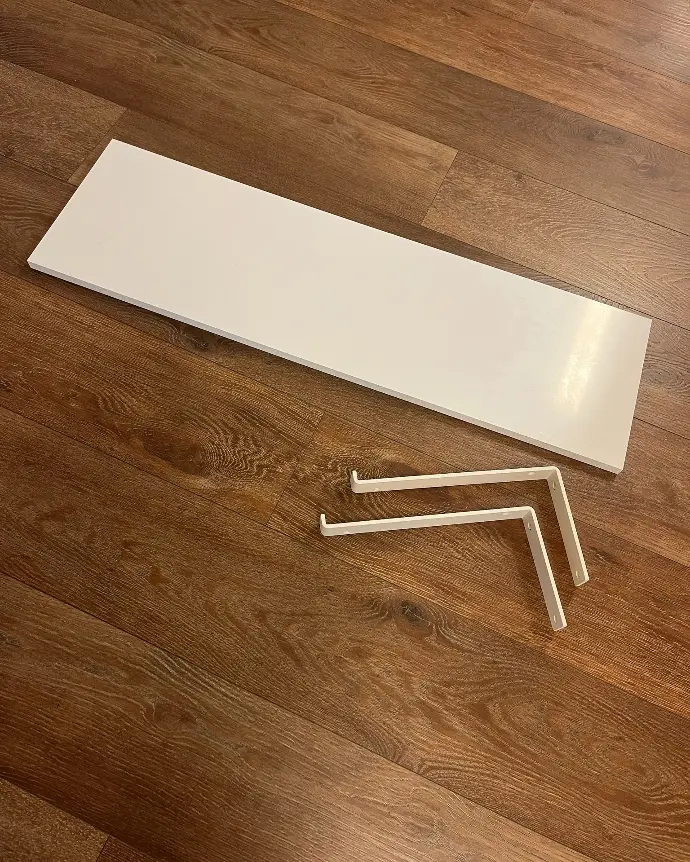 Hylle med knekt (inkl. opphengsplate)